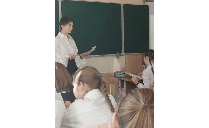 В мае решила поступать на педагогический, чтобы добрать инструментов и знаний о том, как учатся дети